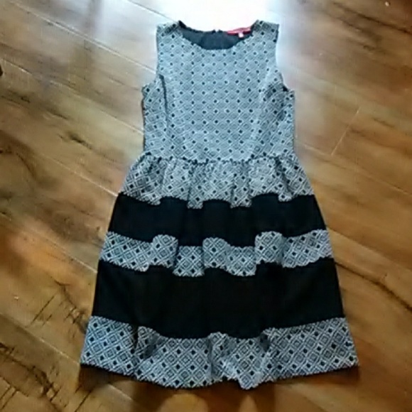 Saks Fifth Avenue Dresses & Skirts - 👗Red Saks Fifth Avenue midi flare dress size med